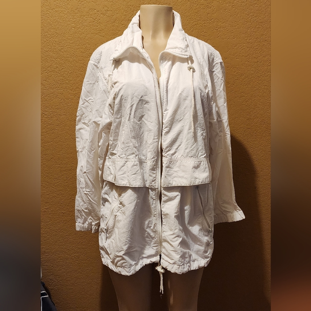 Eddie Bauer Woman's. Windbreaker Jacket Size M